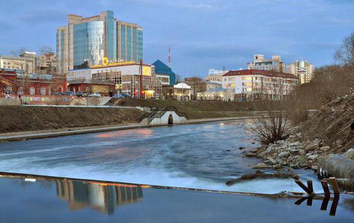 Град Екатеринбург, река Исет - описание, снимка